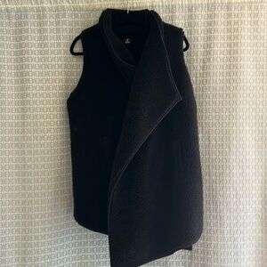 Echo Sherpa vest size S oversized black